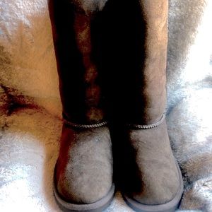 CLASSIC ll WATER RESISTANT BROWN TALL UGG BOOT